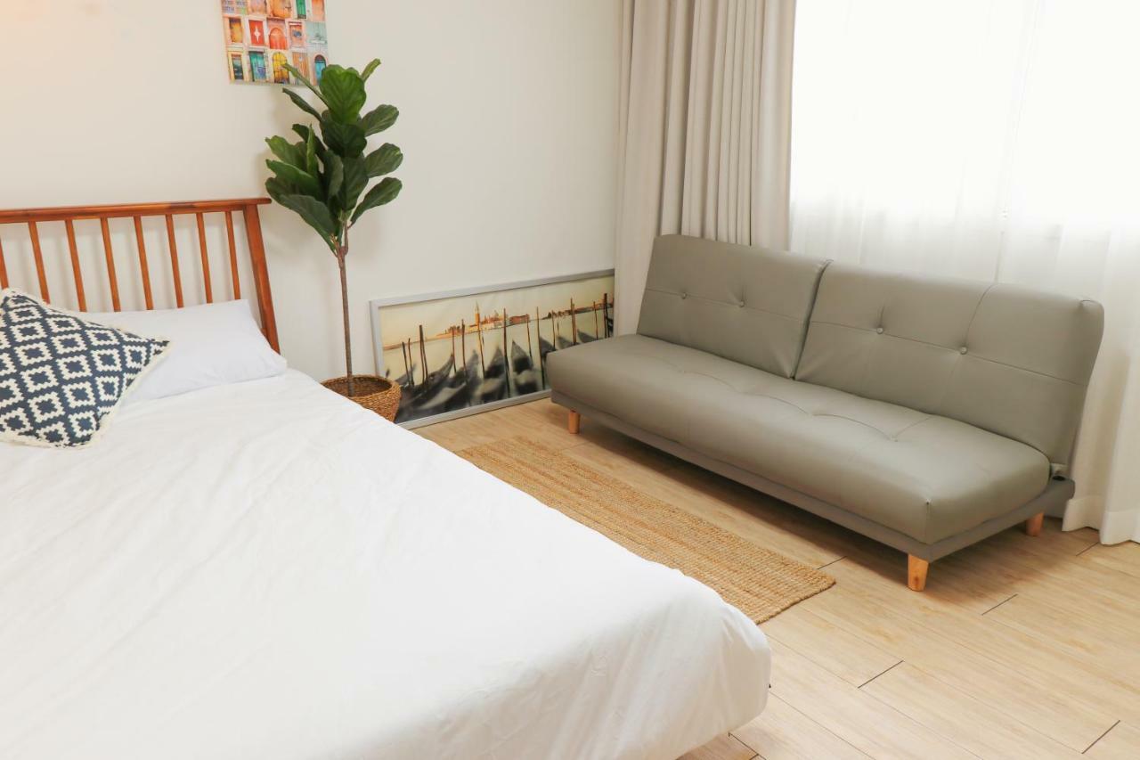 Simple Hongdae *