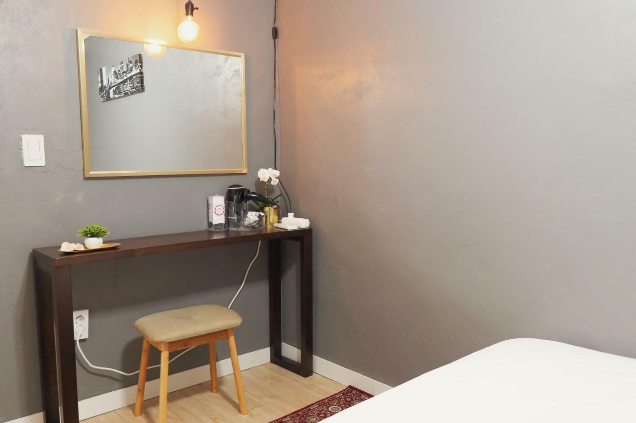 Simple Hongdae * Seoul